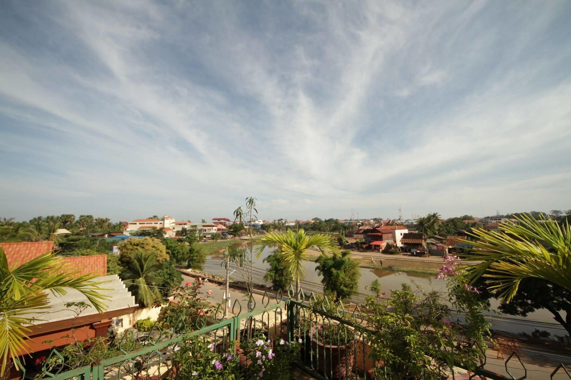 Siem Reap Riverside Hotel Kültér fotó